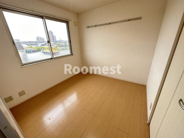 ウエストサイドスクエアの洋室|個人の部屋や寝室として使える洋室です