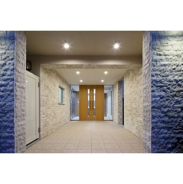 レフィナードのロビー