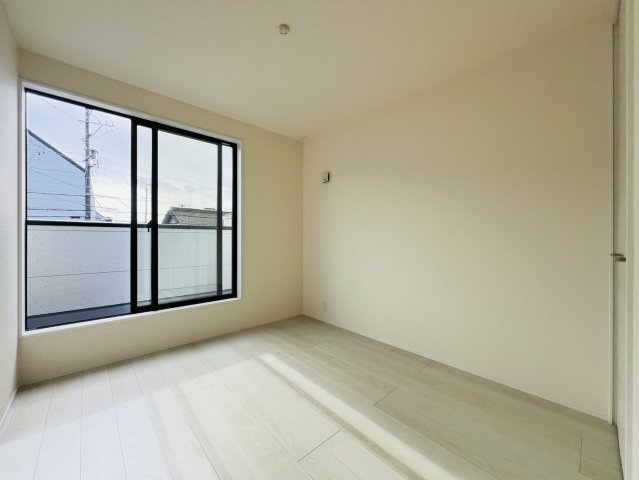 碧南市志貴町三丁目113番1『仲介手数料無料』新築戸建ての洋室