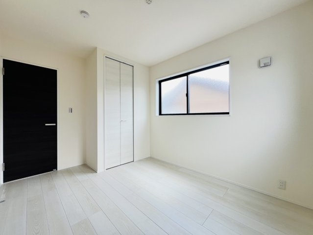 碧南市志貴町三丁目113番1『仲介手数料無料』新築戸建ての洋室