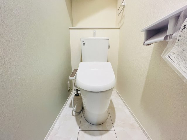 碧南市志貴町三丁目113番1『仲介手数料無料』新築戸建てのトイレ