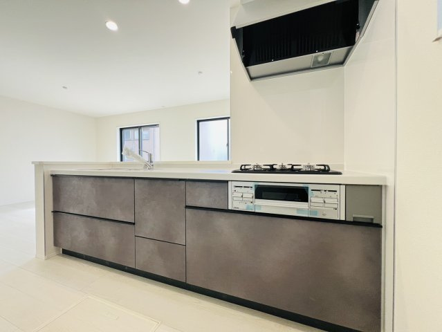 碧南市志貴町三丁目113番1『仲介手数料無料』新築戸建てのキッチン