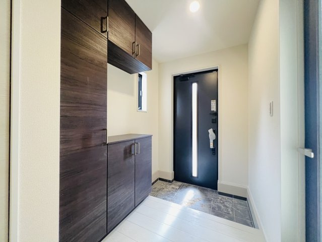 碧南市志貴町三丁目113番1『仲介手数料無料』新築戸建ての玄関