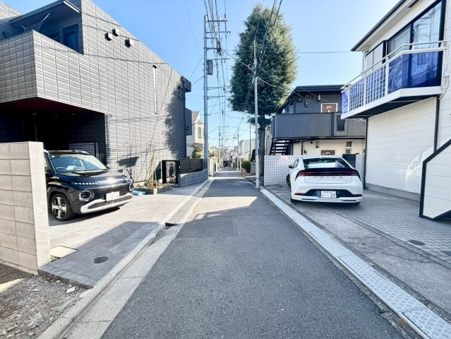 杉並区阿佐谷北4丁目　建築条件付き売地の前面道路含む現地写真|2026.03.14撮影

現地ご見学希望・資料請求などお気軽にお問い合わせ下さい！
03-5990-5201