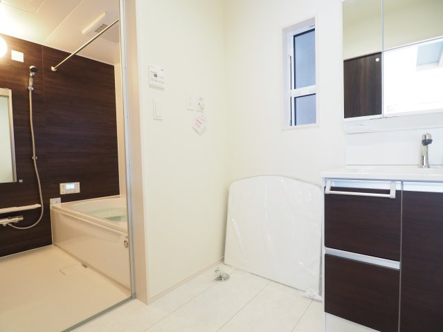 【浴室】 | Blooming　Garden　伊達市梁川町中久保　１号棟 | ★内覧予約で新米4kg★