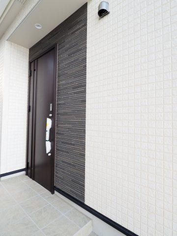 【玄関】 | Blooming　Garden　伊達市梁川町中久保　３号棟 | ★内覧予約で新米4kg★