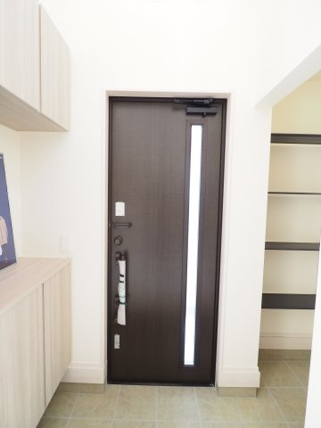 【玄関】 | Blooming　Garden　伊達市梁川町中久保　３号棟 | ★内覧予約で新米4kg★