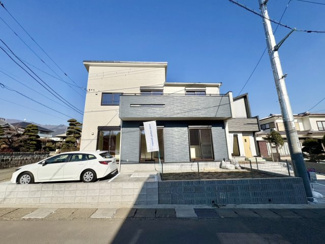 【前面道路含む現地写真】