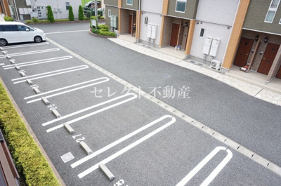 【駐車場】 | グレイス　Ｖｉｌｌａ　Ⅱ | 【グレイス　Ｖｉｌｌａ　Ⅱ】駐車場に車を止められます