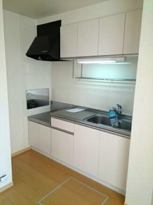 【キッチン】 | グレイス　Ｖｉｌｌａ　Ⅱ | 【グレイス　Ｖｉｌｌａ　Ⅱ】コンパクトなキッチンで掃除もラクラク