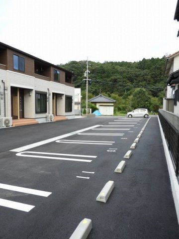 ウッドスプリング有田の駐車場