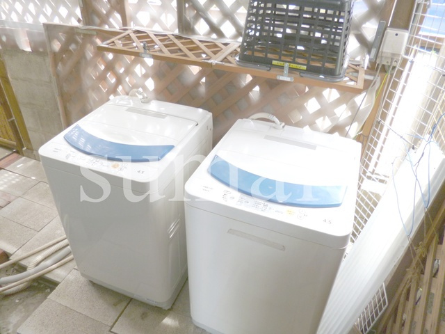 岡本荘のその他共用部分|共同洗濯機置き場有ります。