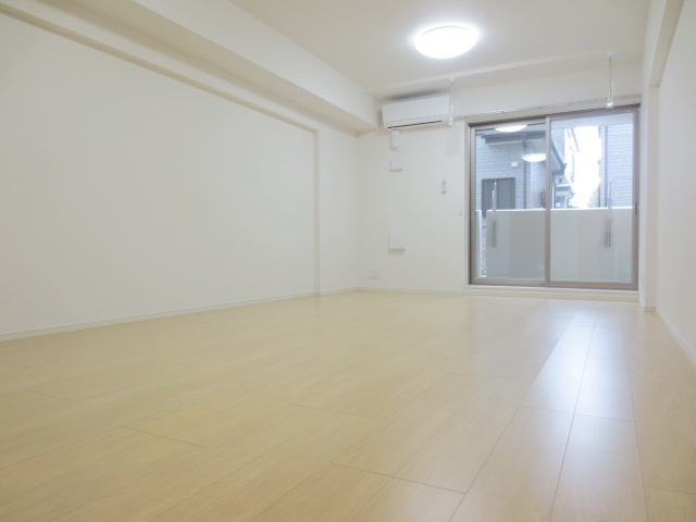 エクセレント　クローバーの居間・リビング|別号室の参考写真です。