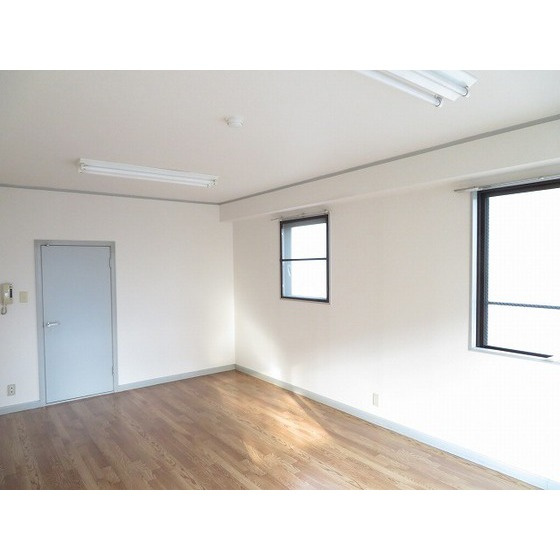 フォルム常盤の居間・リビング|洋室1