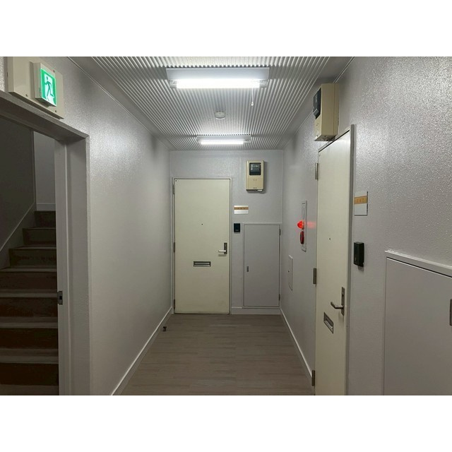 フォルム常盤の外観|共用階段