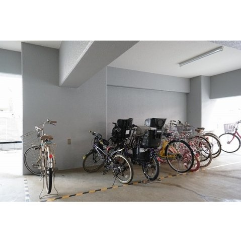 フォルム常盤の外観|駐輪場