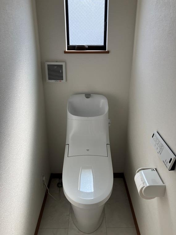 太田窪戸建のトイレ|清潔感のあるトイレです