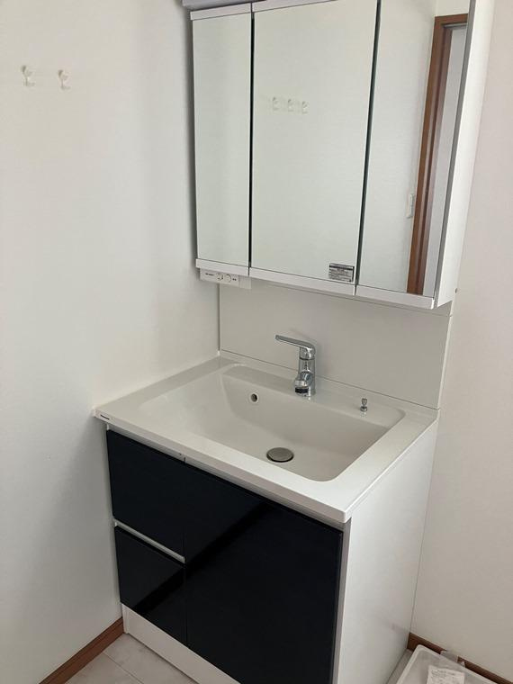 太田窪戸建の洗面所|脱衣スペースもあります