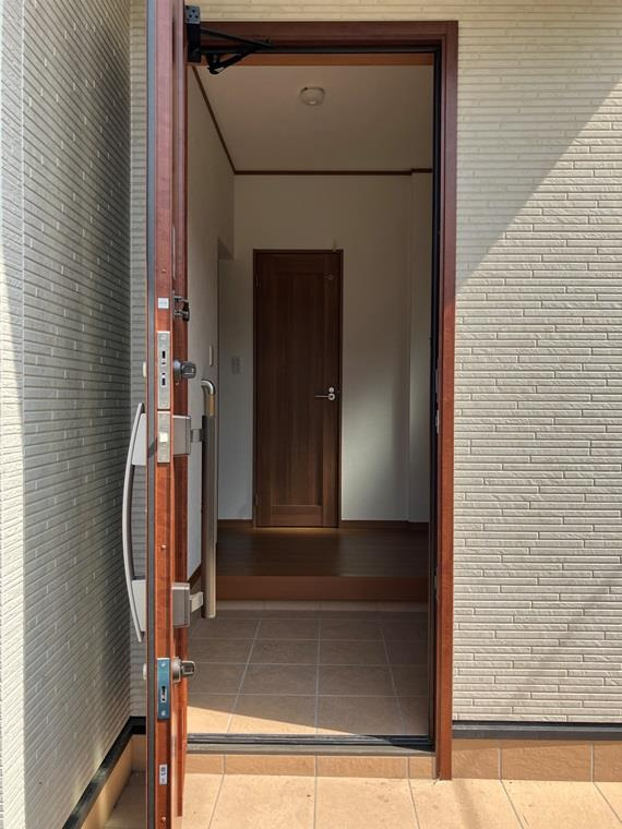 太田窪戸建のロビー|落ち着いたロビーです