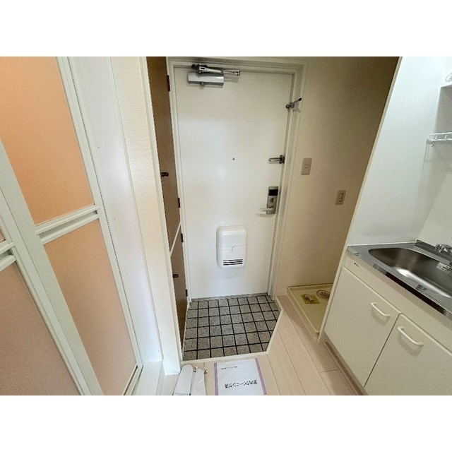 トワイ・ライト・ビルの玄関|明るい玄関です