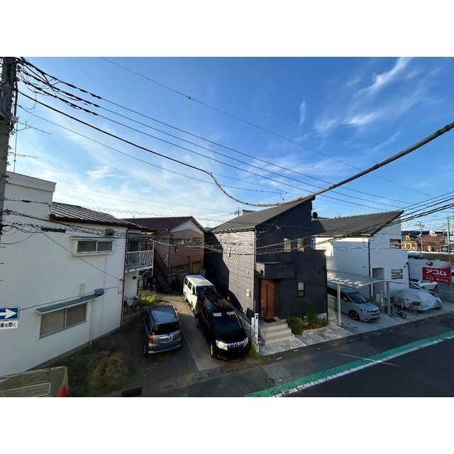 トワイ・ライト・ビルのその他