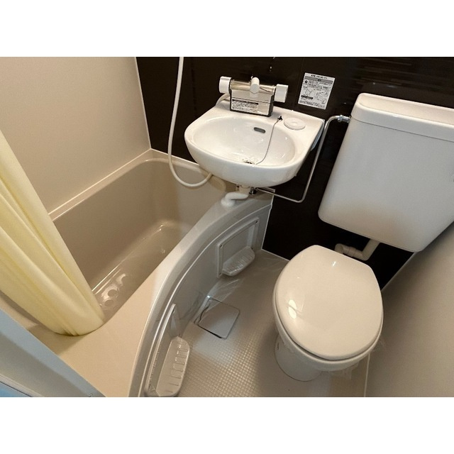 トワイ・ライト・ビルの浴室|コンパクトで使いやすいお風呂です