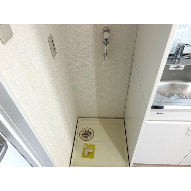 トワイ・ライト・ビルのその他