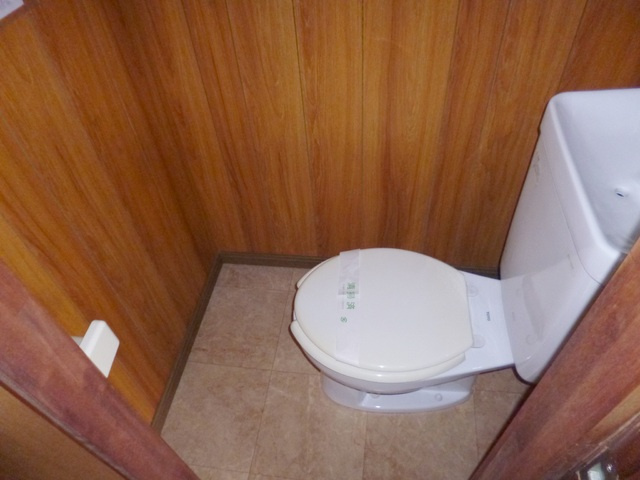 岡本荘のトイレ|広々トイレです♪