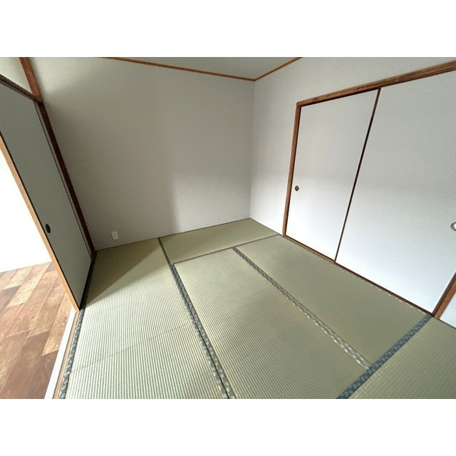 東大宮ハウス2号棟の内装|明るい室内です