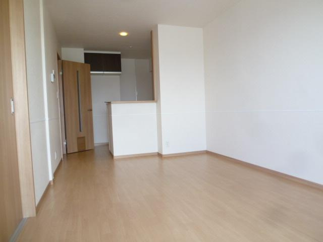 グランドソレーユの居間・リビング|ゆったりとした居間です