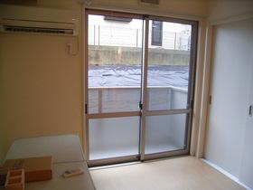 メゾン桜の居間・リビング|現況優先です