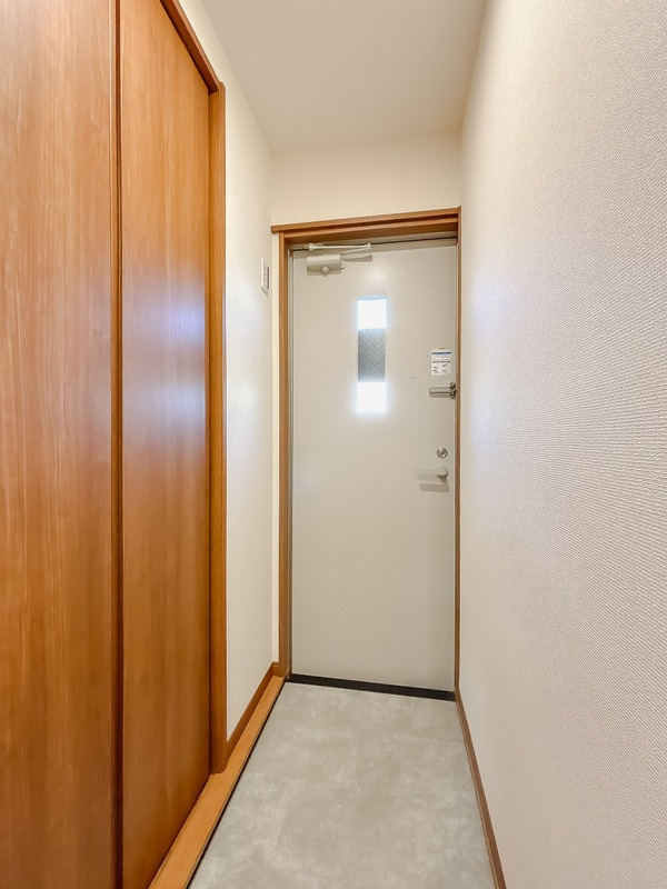 アイビスコートⅡの玄関|ゆったりとした玄関です