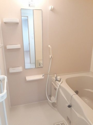 【浴室】 | ラ・ヴィーユⅢ | 日々の疲れを癒すお風呂付です