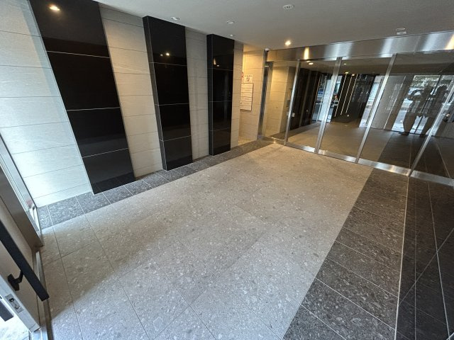 Mind志村坂上のエントランス|建物の内部です