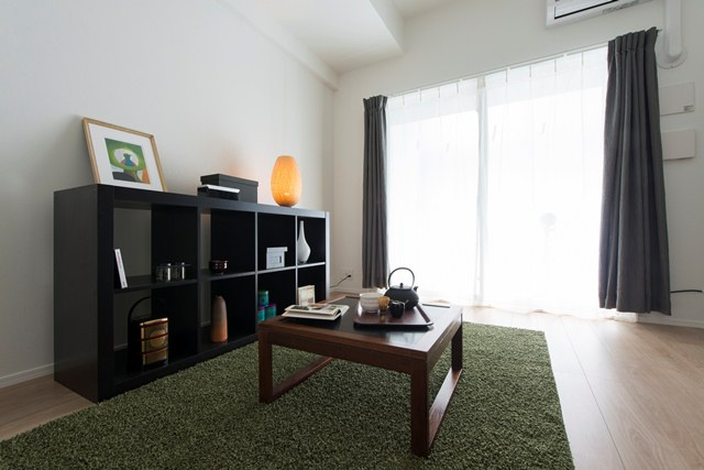 エンクレストGRAN博多駅前の居間・リビング|こちらの居間で趣味の時間をお楽しみください