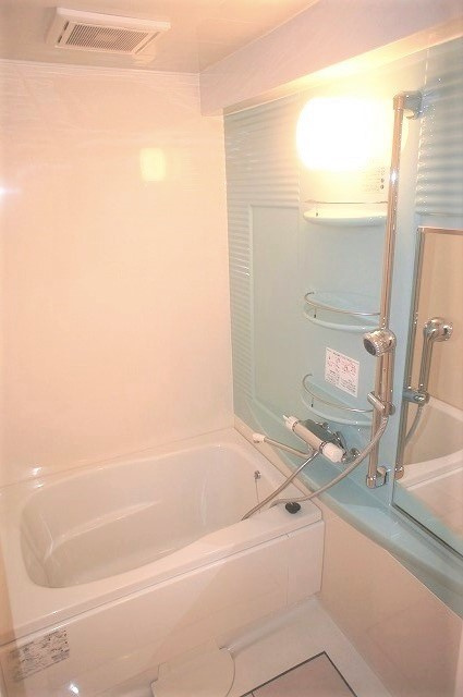 エンクレスト博多駅前Ⅲの浴室|きれいなお風呂です