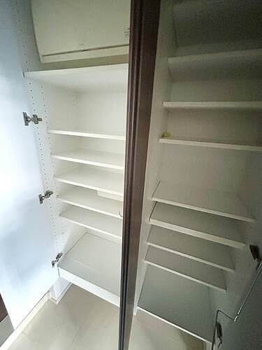 ライオンズ川口幸町グランフォートの玄関|シューズボックス