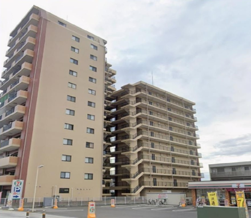 小山市中央町　投資マンションの外観