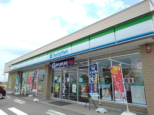 【周辺】 | シティハイツ本郷草２ | ファミリーマート楠本郷店まで1200m