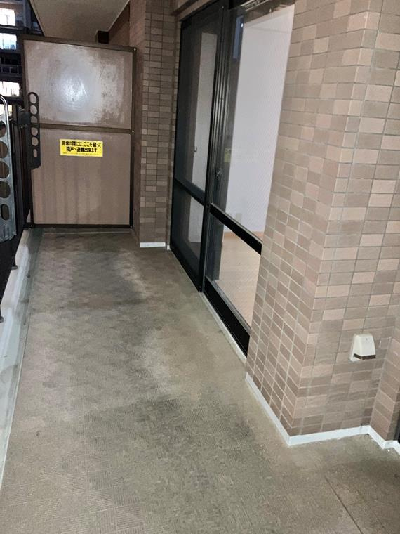 ヴィルヌーブ浦和常盤のバルコニー|お洗濯にも便利なバルコニー付き