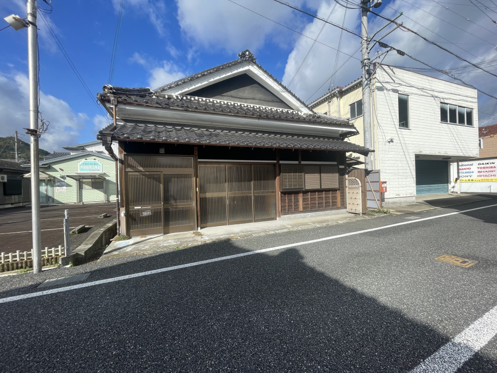 丹波市氷上町成松の中古一戸建の外観