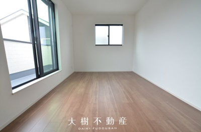 【洋室】 | 綾瀬市深谷中4丁目 新築戸建て 全2棟【仲介手数料無料】 | 2階　洋室2（7.5帖）