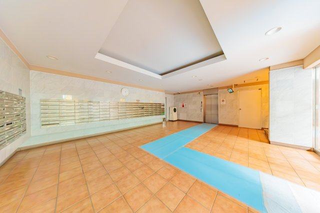 深川住宅A棟のエントランス