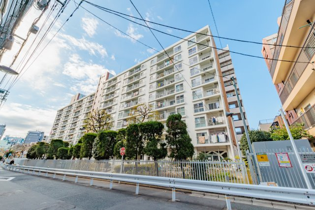 深川住宅A棟の外観