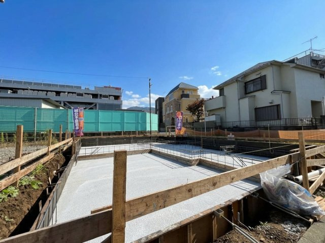練馬区北町6丁目 限定1棟の外観|開放感溢れ利便性と暮らしやすさが共存した好立地です
南東側は通路となっております
小中学校徒歩10分圏内　お買い物施設も充実した便利な住環境
駅も近く雨の日もアクティブに動ける立地です