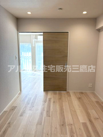 府中武蔵野ハイライズの洋室