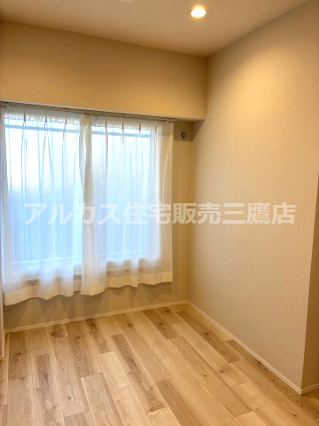 府中武蔵野ハイライズの洋室
