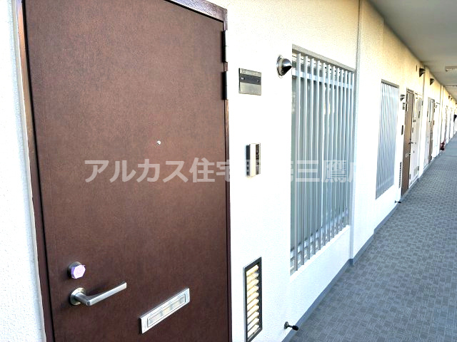 府中武蔵野ハイライズの玄関