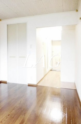 【居間・リビング】 | プレジールパルコ | 洋室のお部屋です。