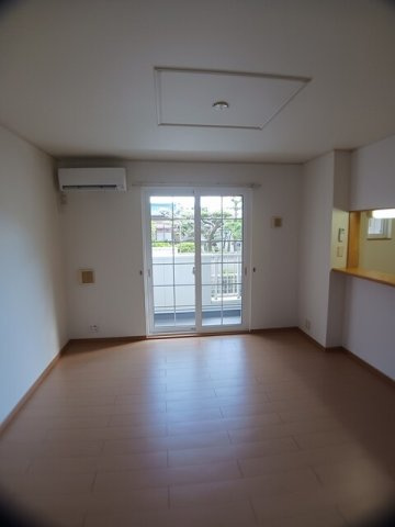 メゾン　オリンピアの居間・リビング